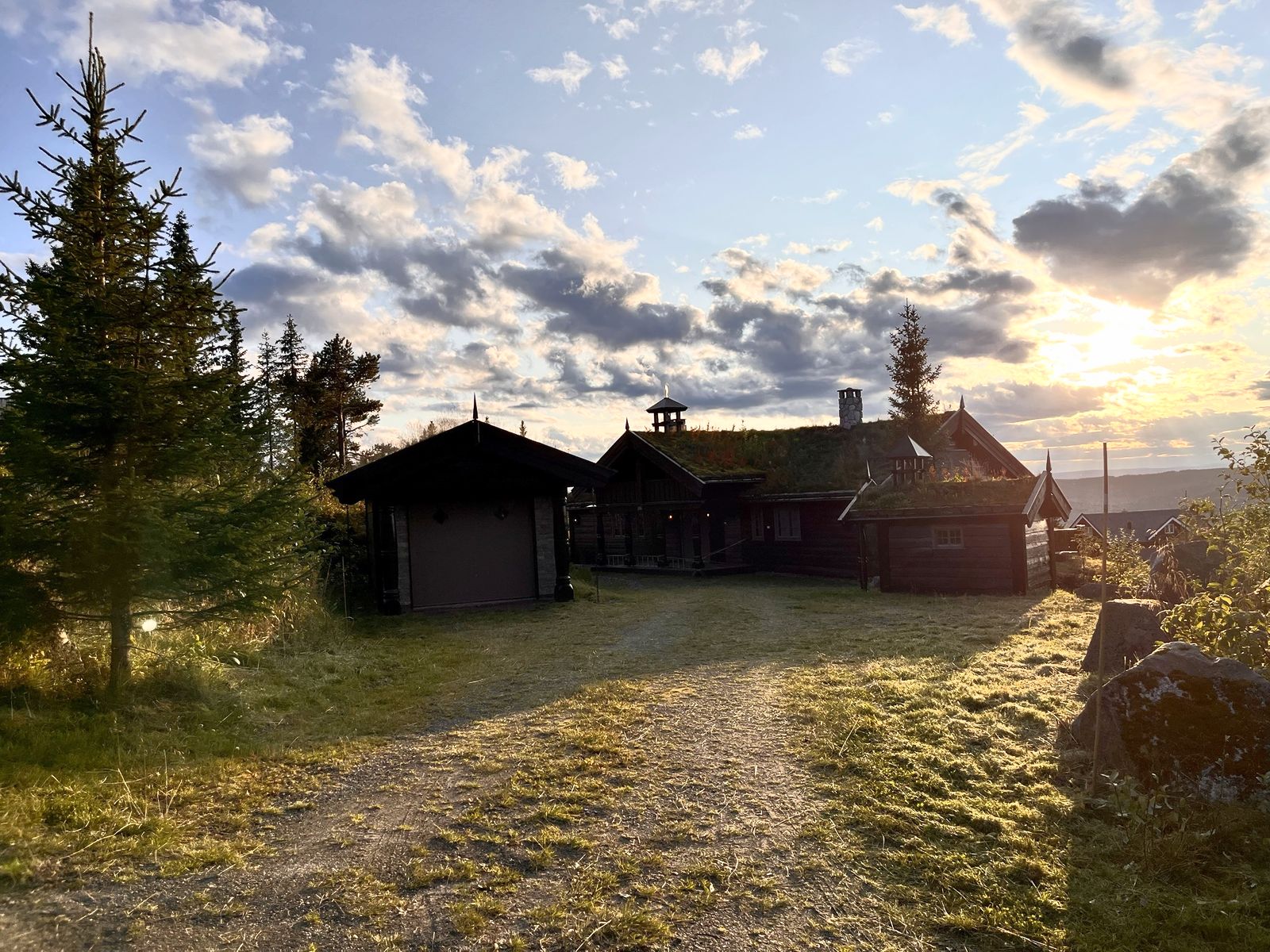 Tunet i kveldssol
